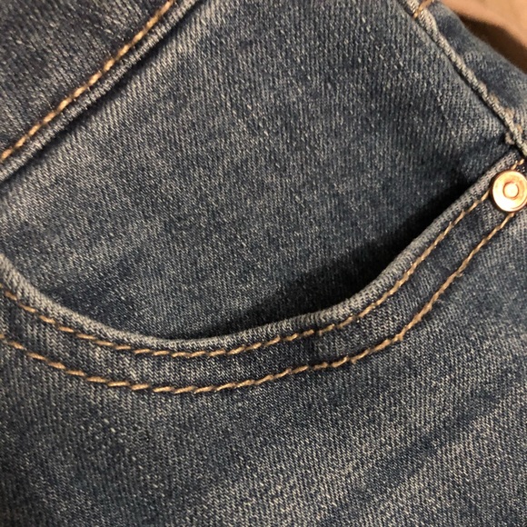 High Wasted Jeans - Picture 3 of 5